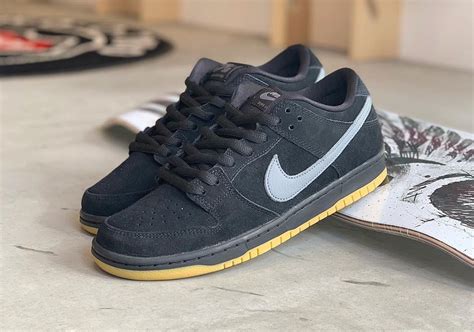 sb dunk low fog shoes